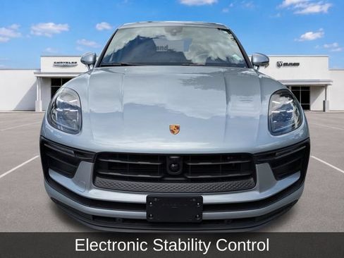 Used 2025 Porsche Macan AWD/4WD image 11