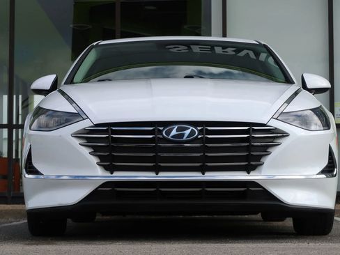 Used 2022 Hyundai Sonata SE image 3