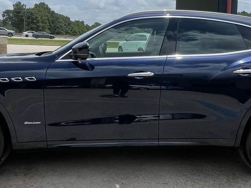 Used 2019 Maserati Levante GranLusso image 7