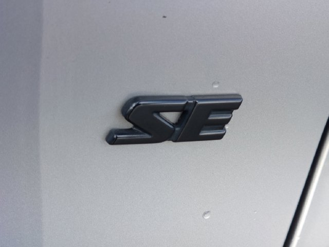 Used 2021 Toyota RAV4 SE w/ Weather & Moonroof Package AWD/4WD image 44