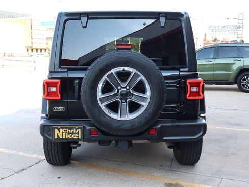 Used 2021 Jeep Wrangler Unlimited Sahara image 13