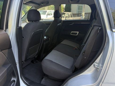 Used 2013 Chevrolet Captiva Sport LS FWD image 8