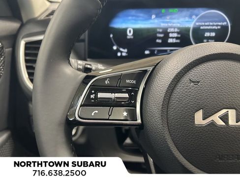 Used 2025 Kia Seltos EX w/ EX Sunroof Package image 9