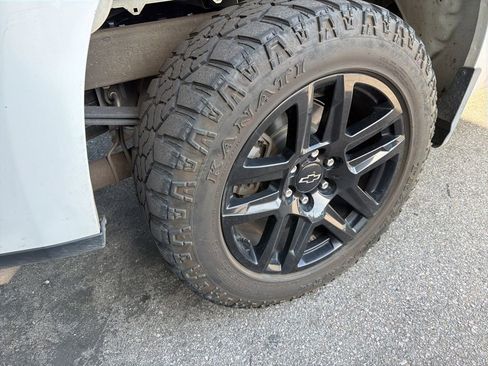 Used 2022 Chevrolet Silverado 1500 Custom w/ LPO, Blackout Package AWD/4WD image 60