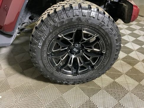 Used 2021 Jeep Gladiator Overland image 14