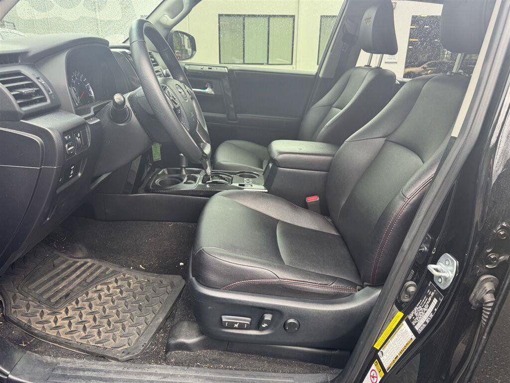 Used 2018 Toyota 4Runner TRD Off-Road Premium AWD/4WD image 8
