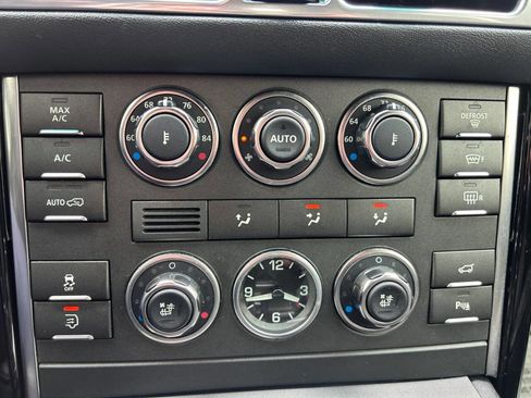 Used 2011 Land Rover Range Rover HSE LUX image 22