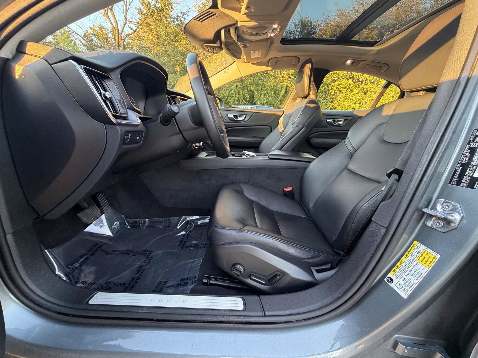 Used 2020 Volvo S60 T5 Momentum FWD image 10