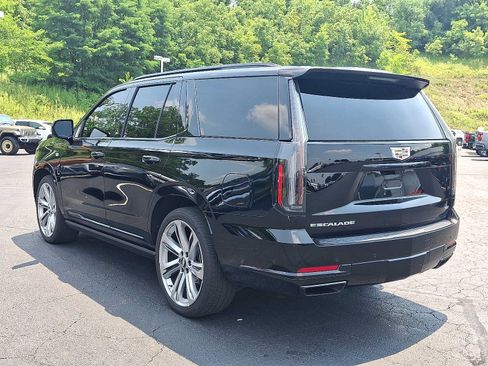 Used 2025 Cadillac Escalade Sport Platinum w/ LPO, Floor Liner Package AWD/4WD image 4