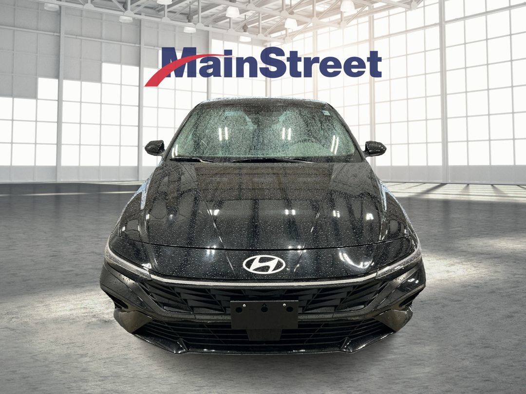 Used 2025 Hyundai Elantra SEL FWD image 8