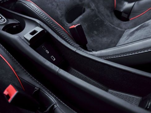 Used 2023 McLaren Artura RWD image 62