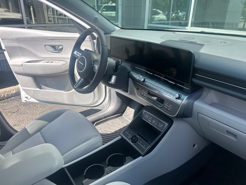 Used 2026 Hyundai Kona SEL Premium AWD/4WD image 9