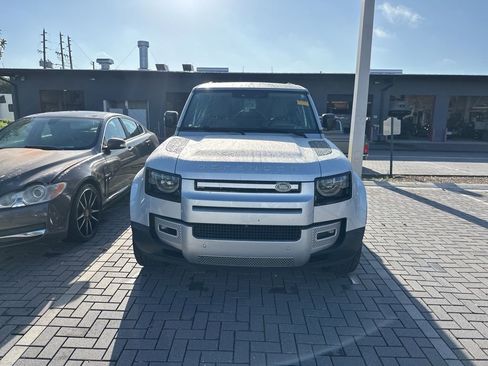 Used 2024 Land Rover Defender 110 S AWD/4WD image 3