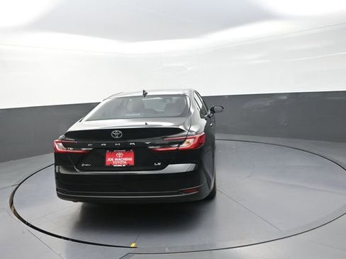 Used 2025 Toyota Camry LE image 61