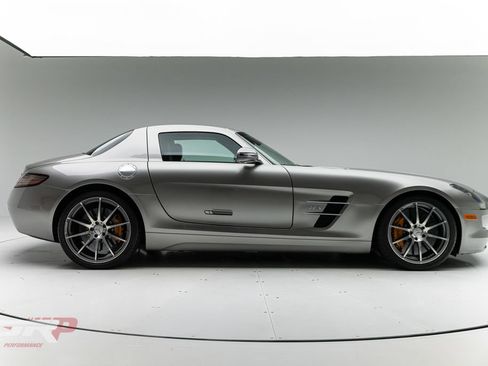 Used 2012 Mercedes-Benz SLS AMG Coupe image 2