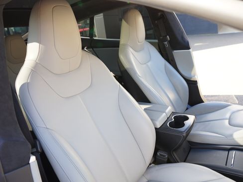 Used 2015 Tesla Model S AWD image 22