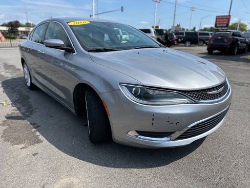 Used 2016 Chrysler 200 Limited FWD image 7