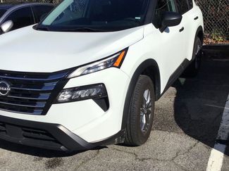 Used 2024 Nissan Rogue S video 1