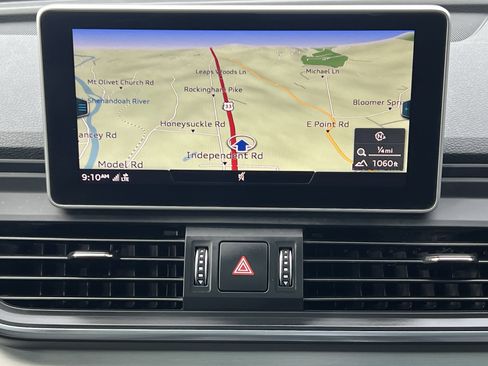 Used 2018 Audi SQ5 Premium Plus w/ Navigation Package image 23