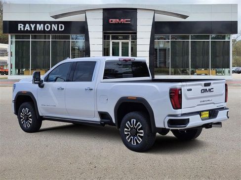 New 2025 GMC Sierra 2500 Denali Ultimate image 3