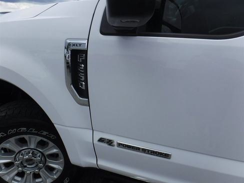Used 2020 Ford F250 XLT w/ XLT Premium Package AWD/4WD image 26