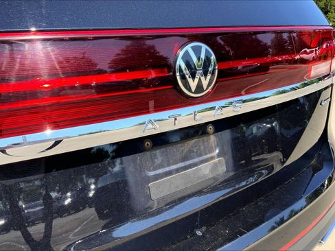 Used 2024 Volkswagen Atlas SE AWD/4WD image 31