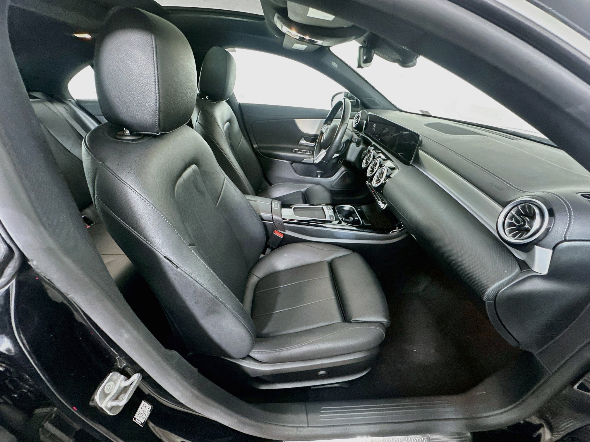 Used 2025 Mercedes-Benz CLA 250 image 33