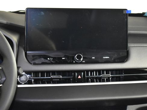 Used 2025 Mitsubishi Outlander SE image 12