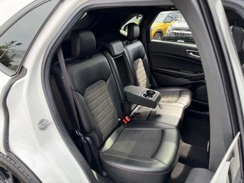 Used 2022 Ford Edge ST-Line AWD/4WD image 16