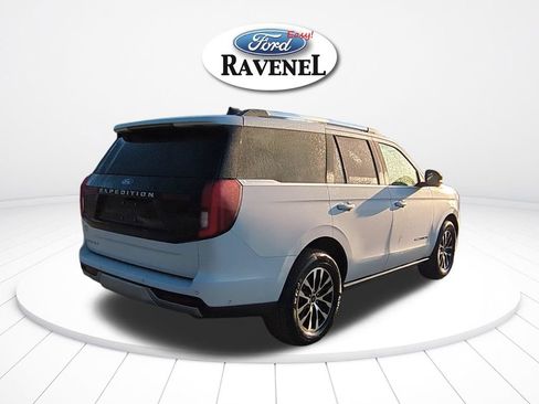 Used 2025 Ford Expedition Platinum AWD/4WD image 4