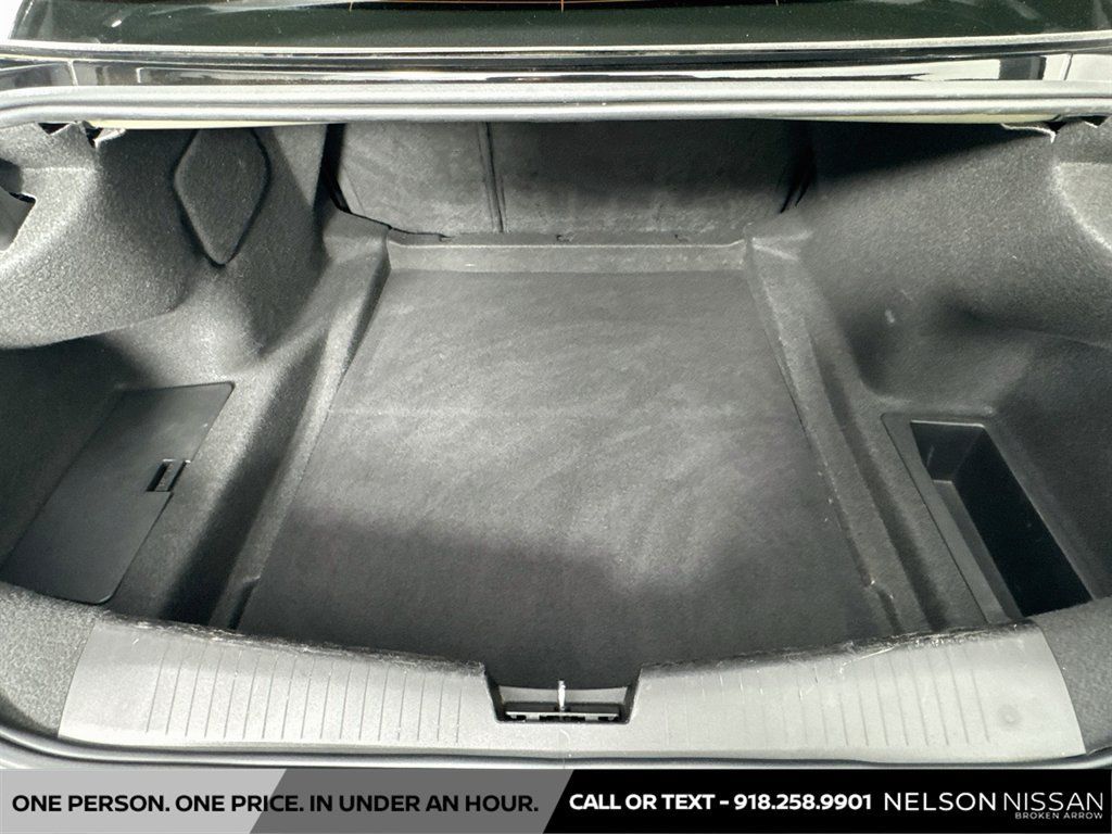 Used 2021 Cadillac CT4 V w/ Technology Package RWD image 27
