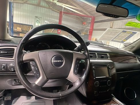 Used 2013 GMC Sierra 2500 Denali w/ Suspension Package, Off-Road image 14