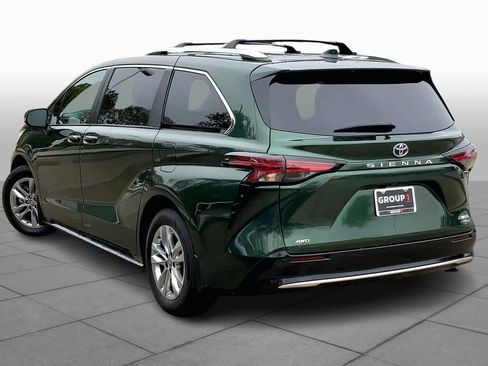Used 2024 Toyota Sienna Limited image 10