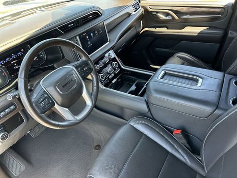 Used 2021 GMC Yukon XL Denali AWD/4WD image 10