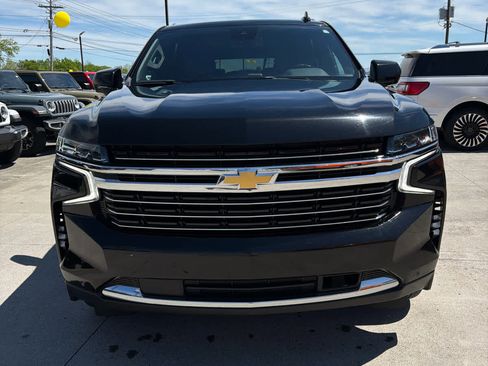 Used 2024 Chevrolet Suburban LT AWD/4WD image 3
