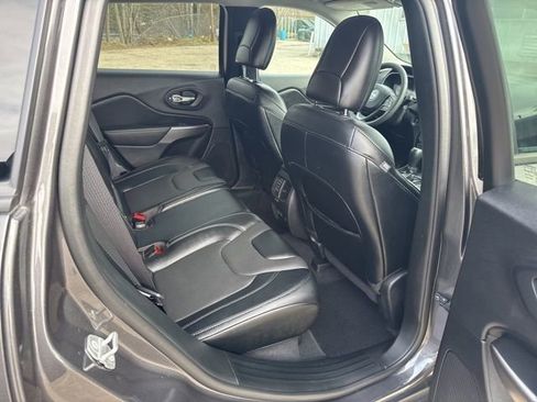 Used 2022 Jeep Cherokee Limited AWD/4WD image 28