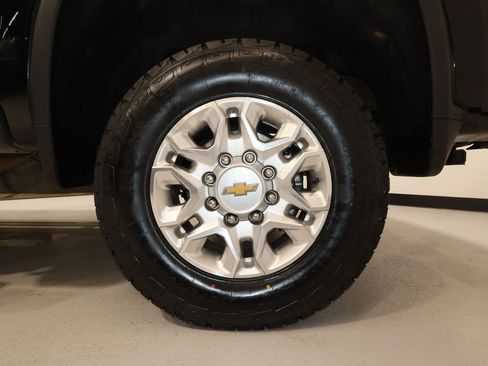 Certified 2024 Chevrolet Silverado 2500 LTZ w/ LTZ Premium Package image 36