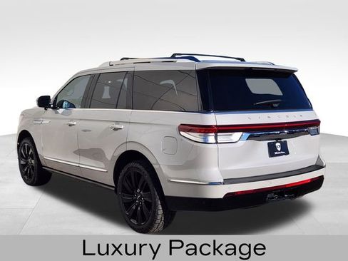 Certified 2023 Lincoln Navigator Reserve image 8