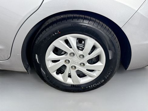 Used 2020 Hyundai Elantra SE w/ Cargo Package (C1) image 36