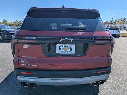 New 2026 Chevrolet Traverse LT w/ Enhanced Driving Package image 5