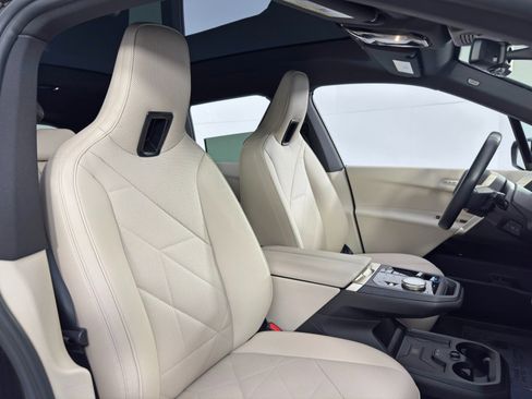 Used 2022 BMW iX xDrive50 w/ Premium Package image 40