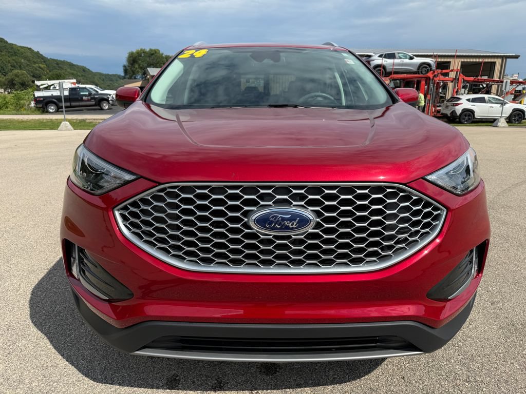 Used 2024 Ford Edge SEL w/ Convenience Package AWD/4WD image 2