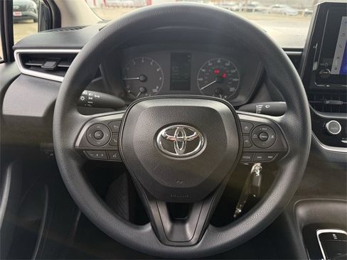 Used 2025 Toyota Corolla LE image 12