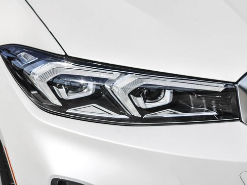 Used 2024 BMW 330e image 8