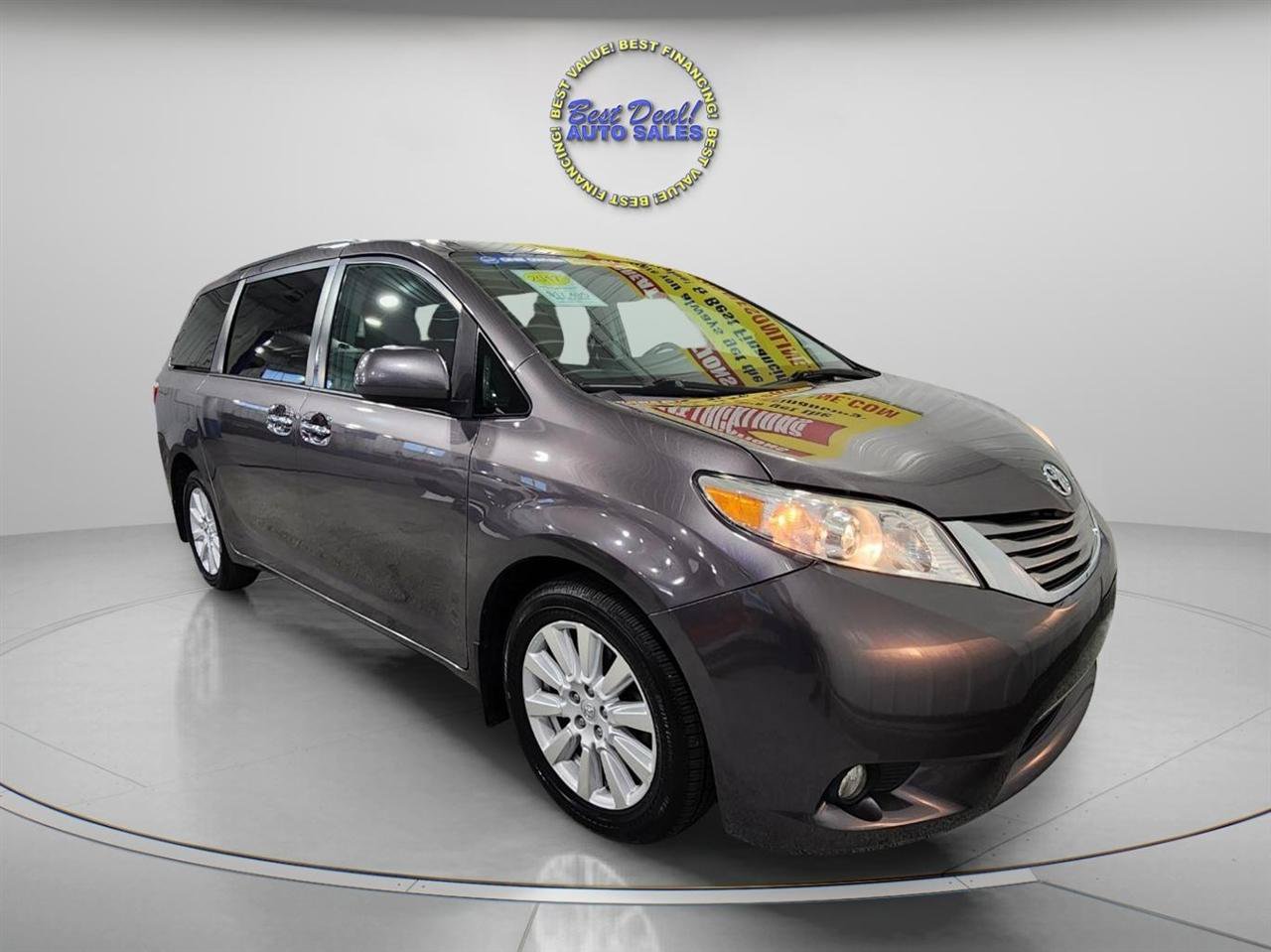 Used 2017 Toyota Sienna XLE AWD/4WD image 7