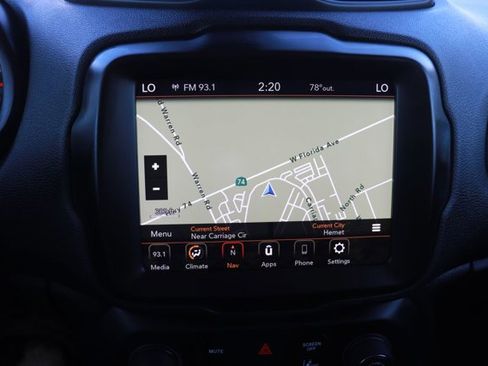 Used 2023 Jeep Renegade Latitude image 15