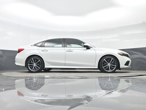 Used 2022 Honda Civic Touring image 31