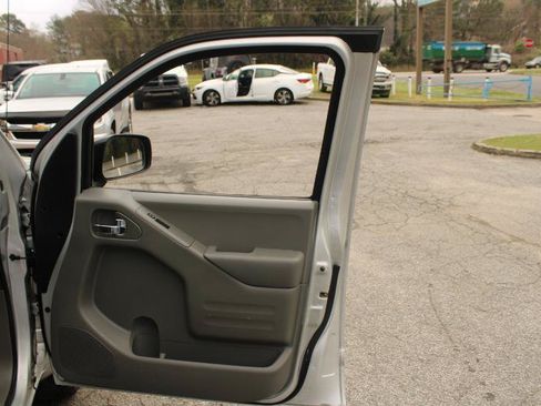 Used 2016 Nissan Frontier Desert Runner RWD image 16