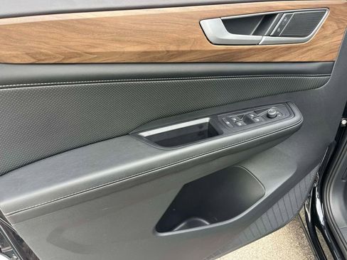 Used 2024 Volkswagen Atlas SE image 24