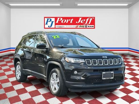 Certified 2022 Jeep Compass Latitude image 3